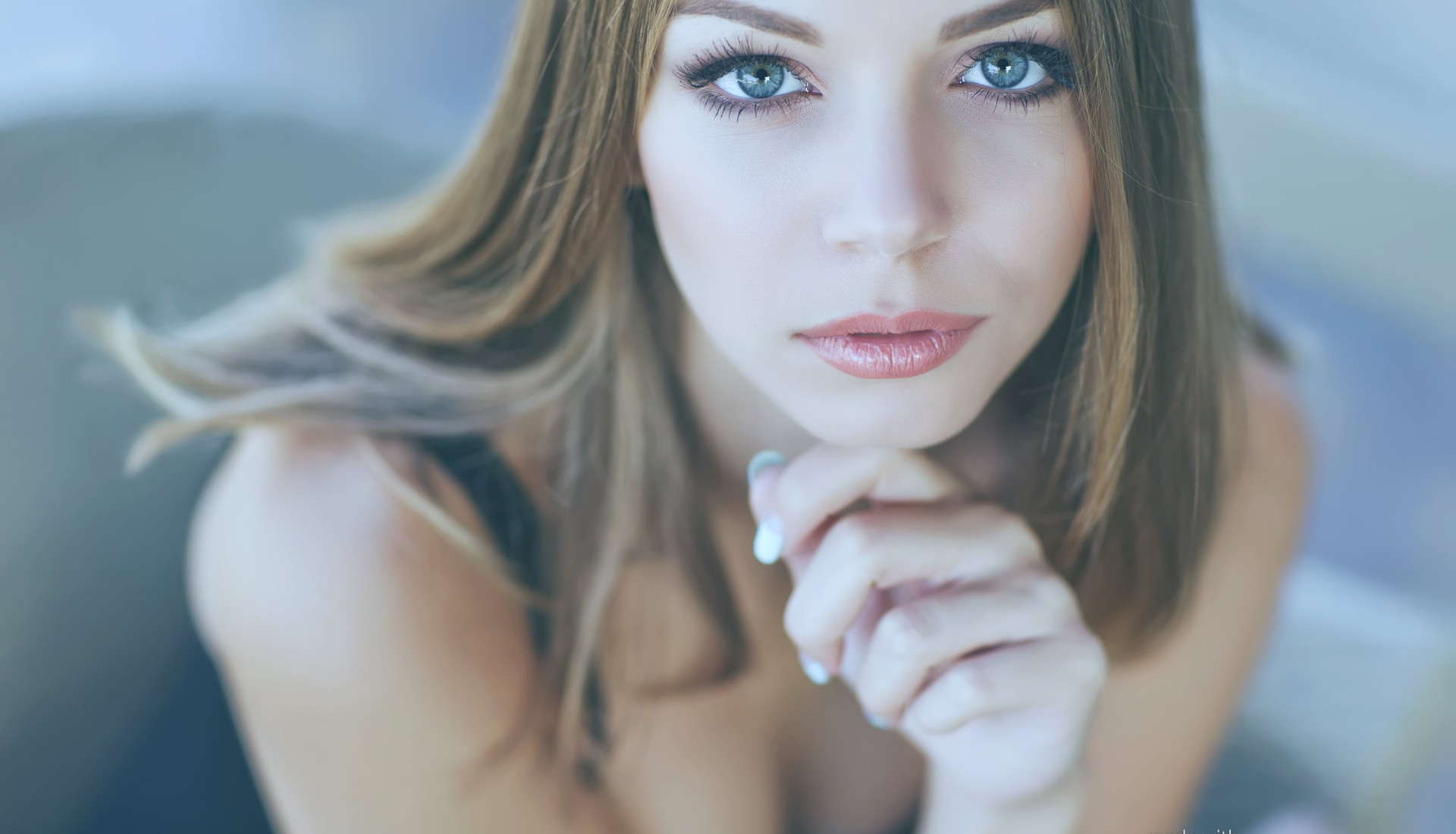 Zufriedene Patientin nach einer Schönheits-OP